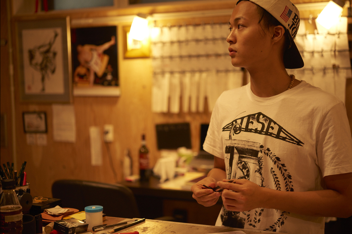 工房に立つ花田優一